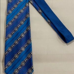 NWOT Iconic Versace Medusa Head Logo Tie